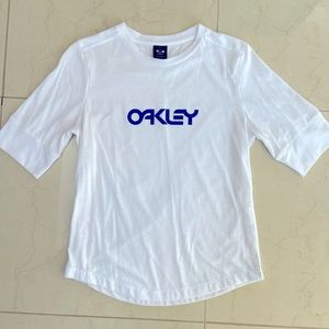 Oakley Tshirt